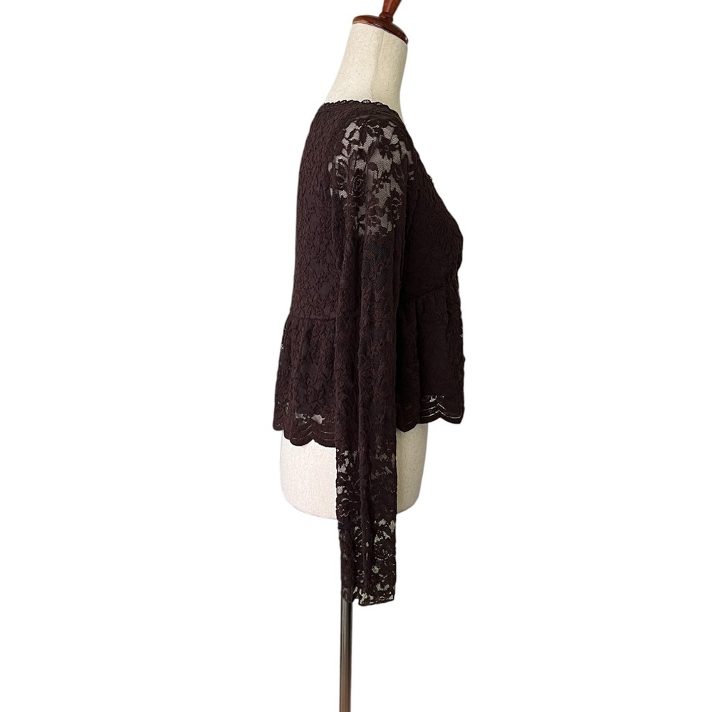La Peche lace cropped blouse - Picture 9 of 11